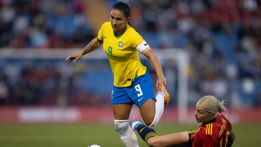 Copa do Mundo Feminina: Brasil perde para a França por 2 a 1 e terá de vencer a Jamaica para se classificar