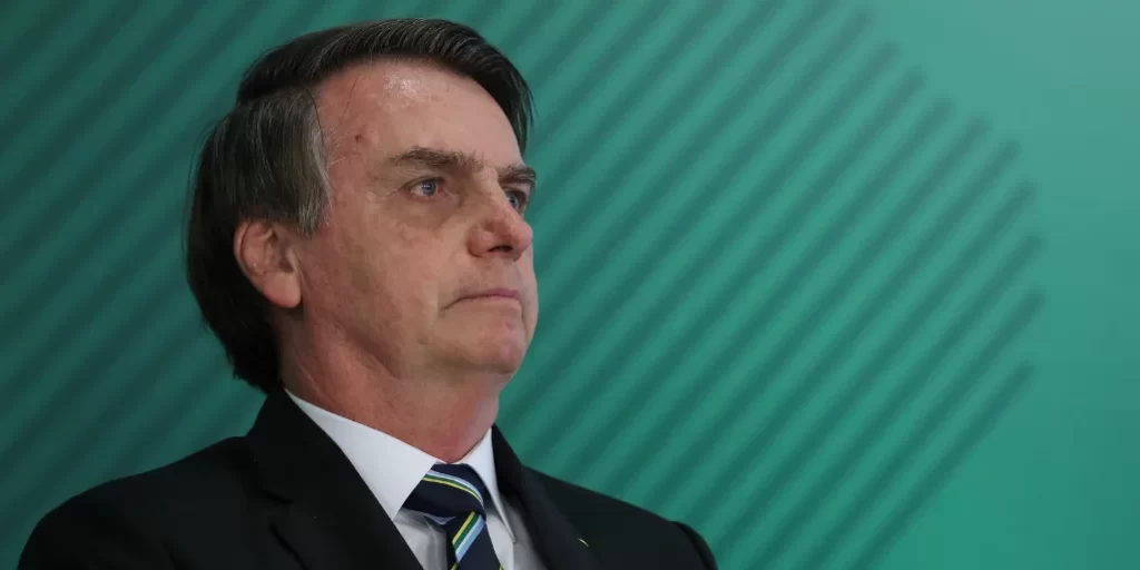 Bolsonaro fica em silêncio durante depoimento à PF