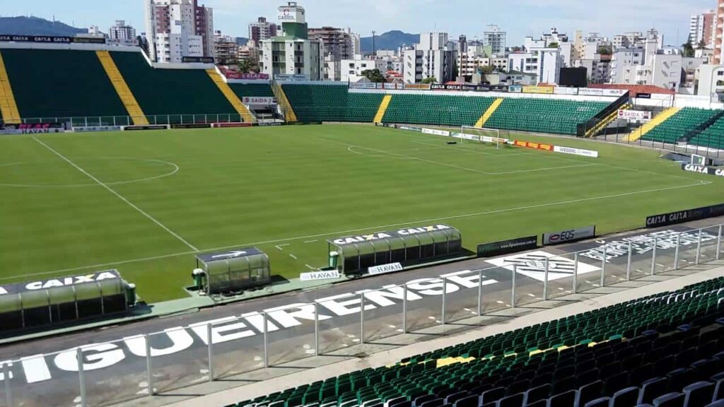 Com desfalques, CSA enfrenta o Figueirense, em Florianópolis, na 12ª rodada da Série C