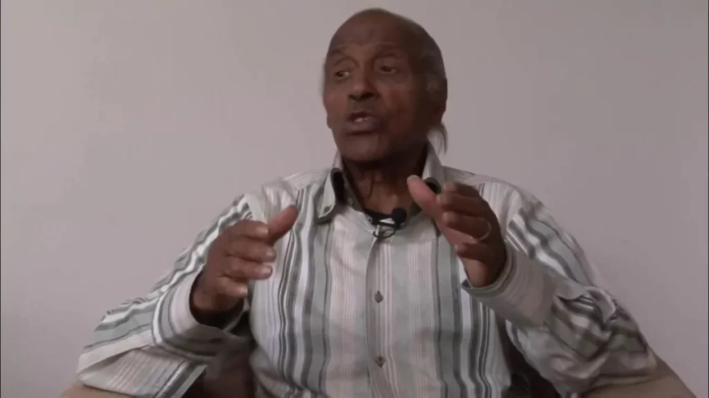Aos 99 anos, morre Carlos Gonzaga, pioneiro do rock nacional
