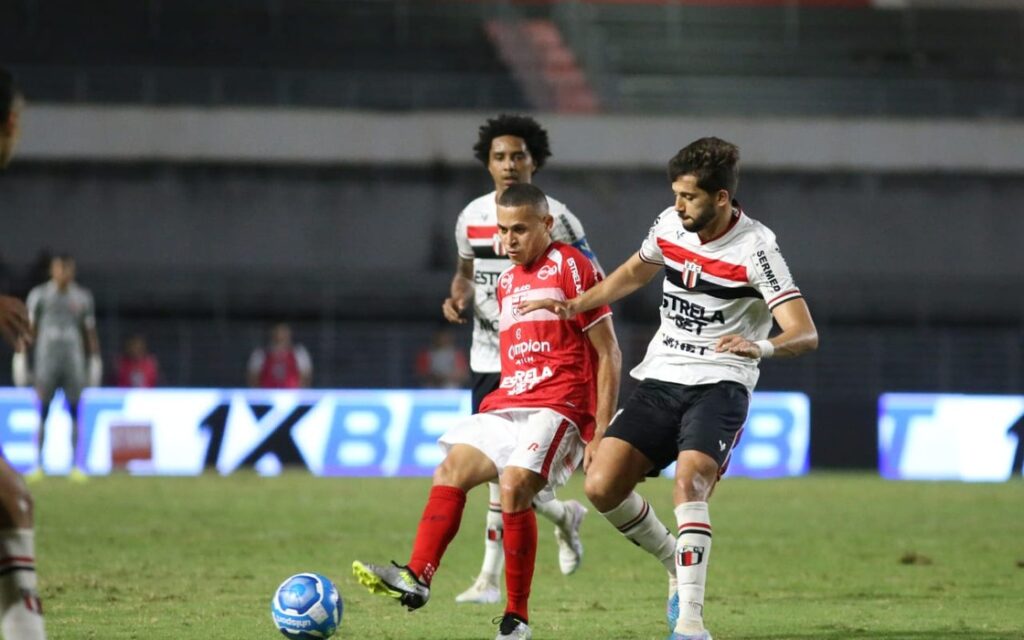 Série B: CRB e Botafogo (SP) empatam por 0 a 0 no estádio Rei Pelé, em Maceió