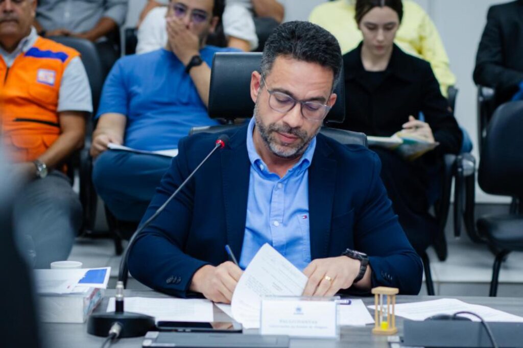 Governador encaminha para a Assembleia Projeto de Lei que concede reajuste de 5,79 % para os servidores