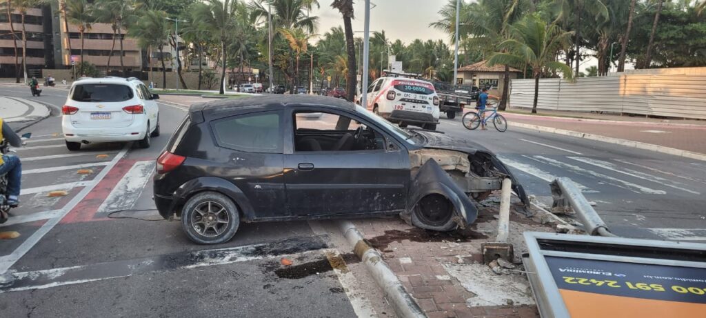 Embriagado, motorista inabilitado provoca acidente de trânsito e é detido, em Maceió