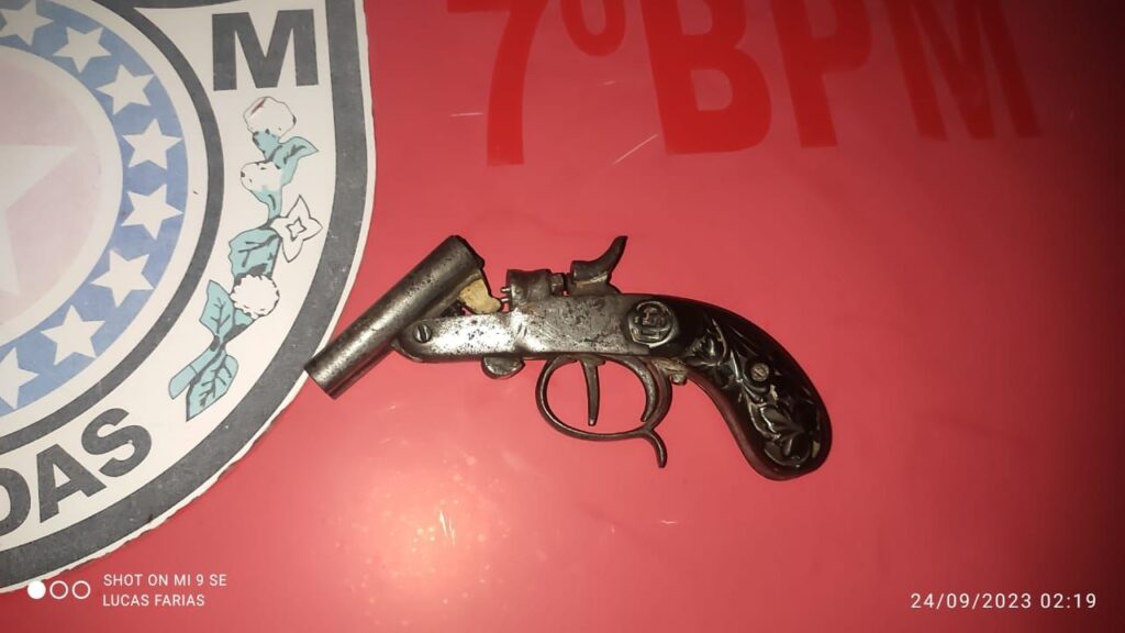 Homem é preso ao ser encontrado com garrucha, em Jaramataia
