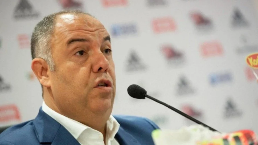 ( Vídeo) Vice-presidente do Flamengo: Marcos Braz se envolve em briga com torcedor