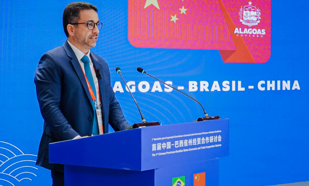 Na China, Paulo Dantas discursa para investidores e afirma que Alagoas e o Brasil estão abertos para o mundo