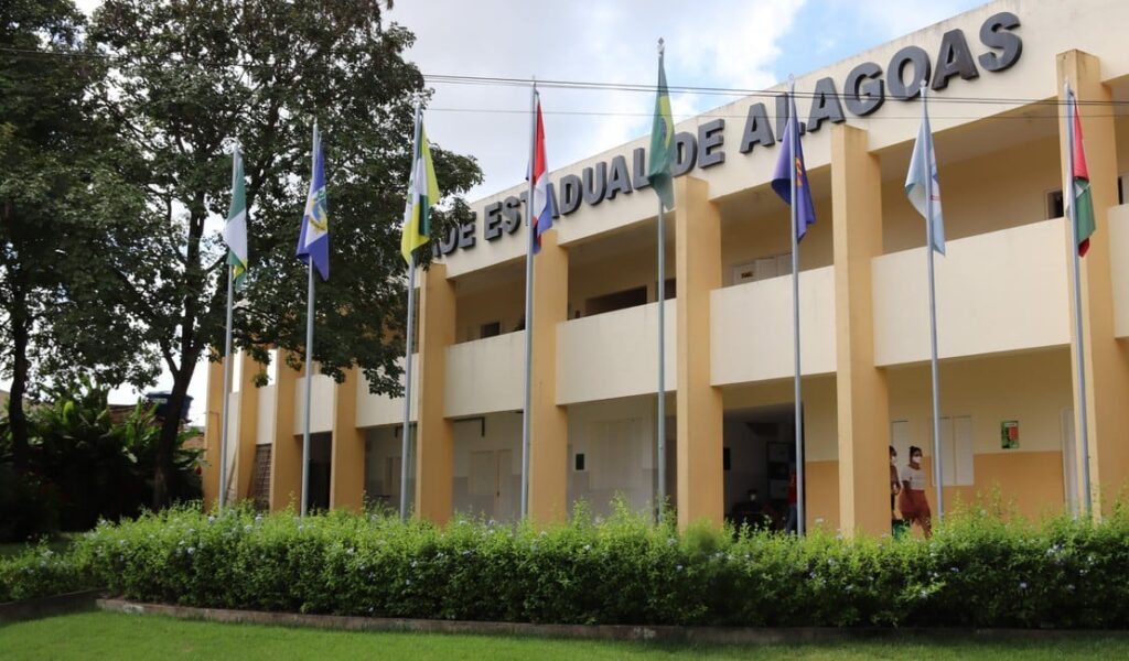 Uneal realiza paralisação de 24h para reivindicar concurso público para docentes e técnicos