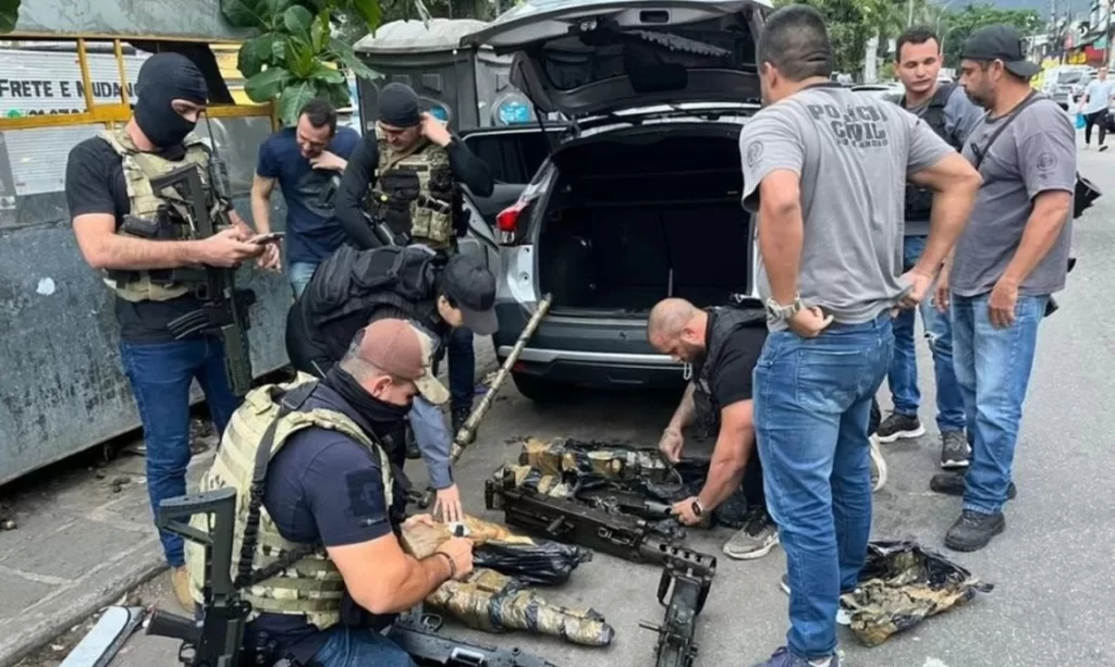 Polícia recupera no Rio de Janeiro oito de 21 armas furtadas do Exército em Barueri, São Paulo