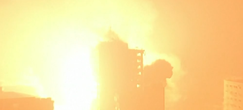 [Vídeo] Guerra entre grupo islâmico Hamas e Israel já provocou 920 mortes; novas explosões foram registradas