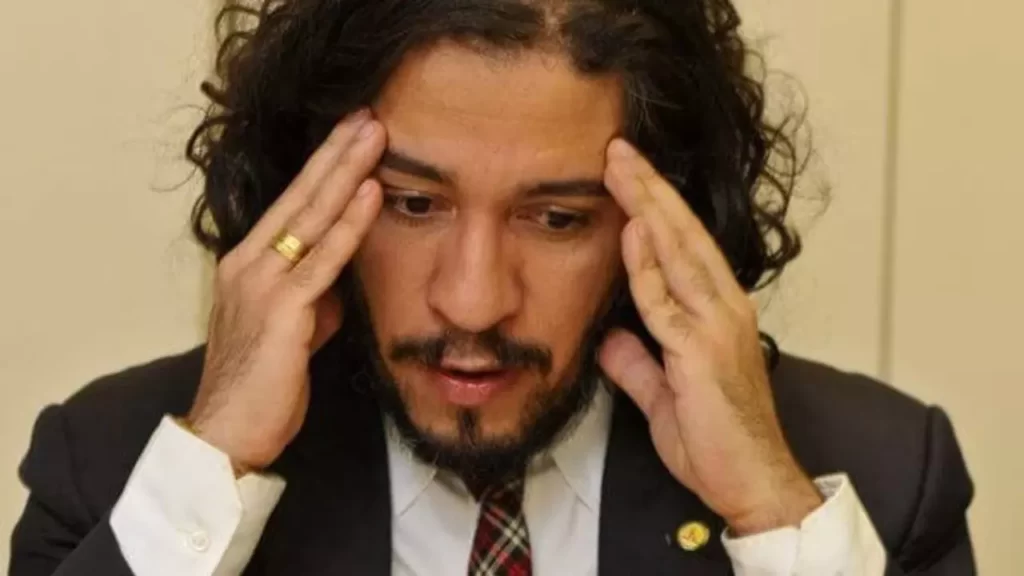 Jean Wyllys é condenado a pagar R$ 10 mil ao MBL após chamar seus membros de defensores do nazismo