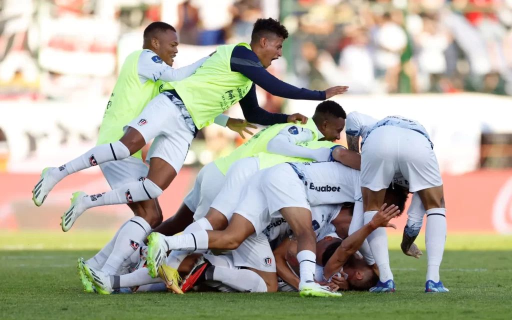Nos pênaltis, LDU vence o Fortaleza e conquista o título da Sul-Americana