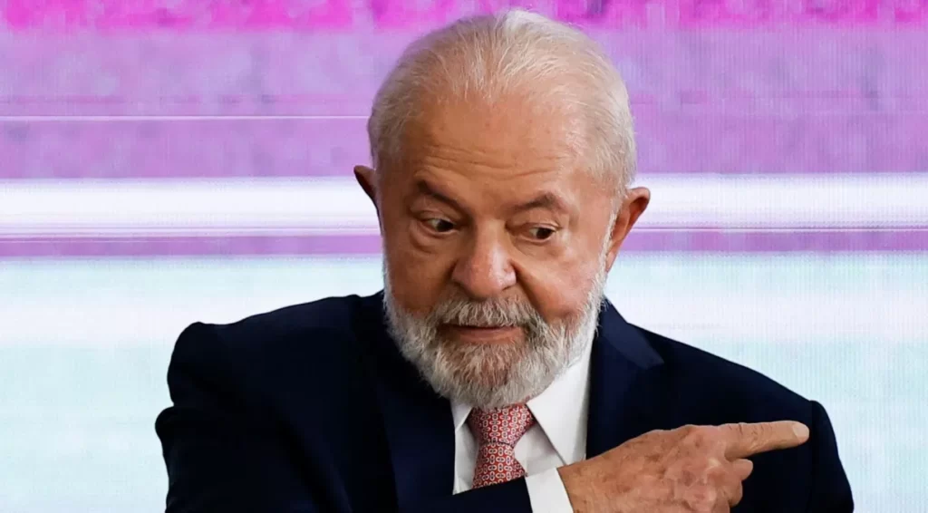 Pedido de impeachment de Lula chega a 108 assinaturas