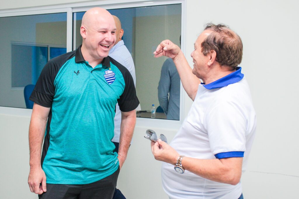 Rogério Corrêa é anunciado oficialmente e será o novo treinador do CSA