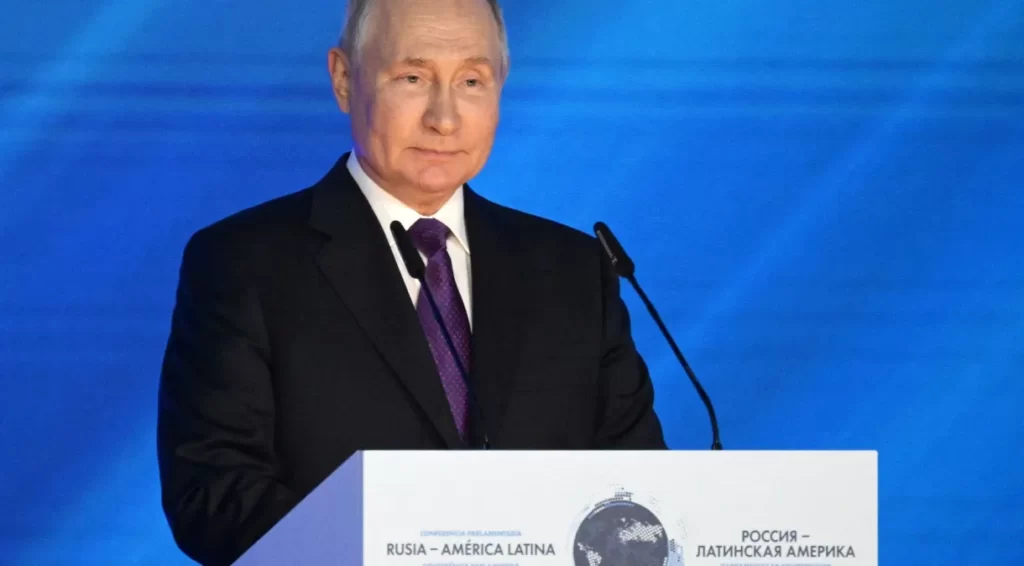 Primeiros resultados oficiais indicam reeleição de Vladimir Putin