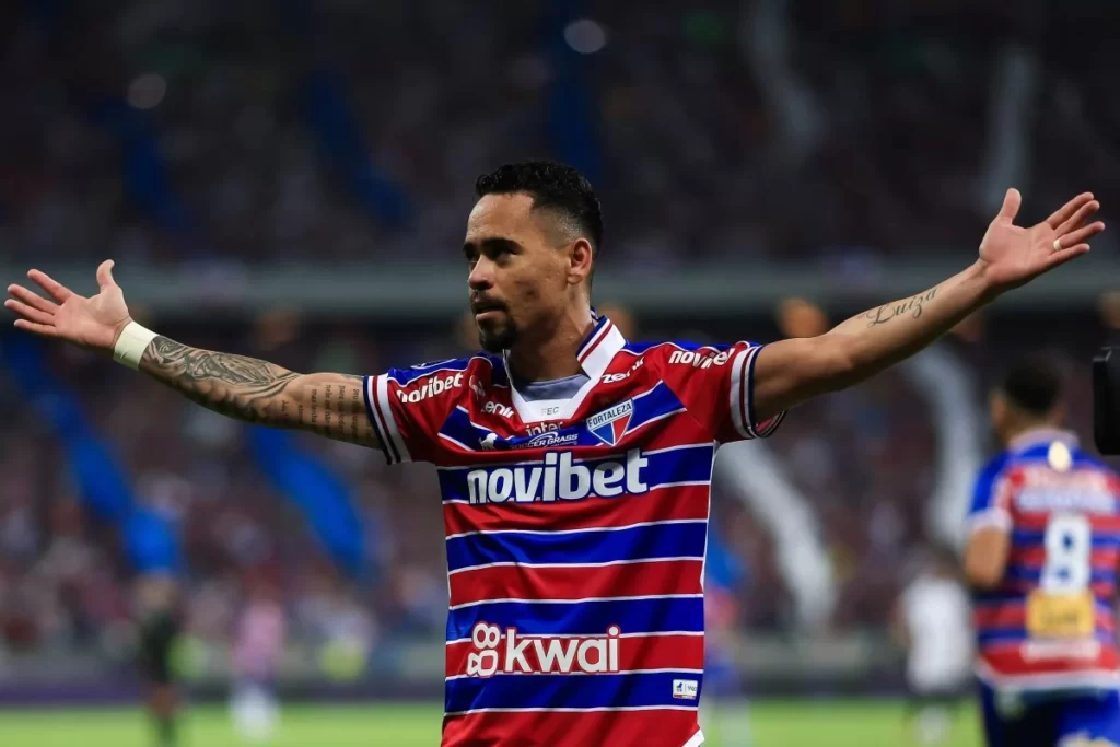 Fortaleza vence Corinthians e está na final da Sul-Americana