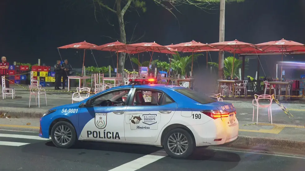 Criminosos matam três médicos em quiosque no Rio de Janeiro; irmão da deputada Sâmia Bomfim está entre as vítimas