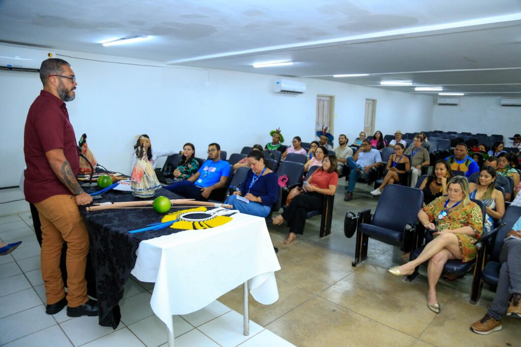 Secretaria de Educação discute currículo de escolas indígenas em Alagoas