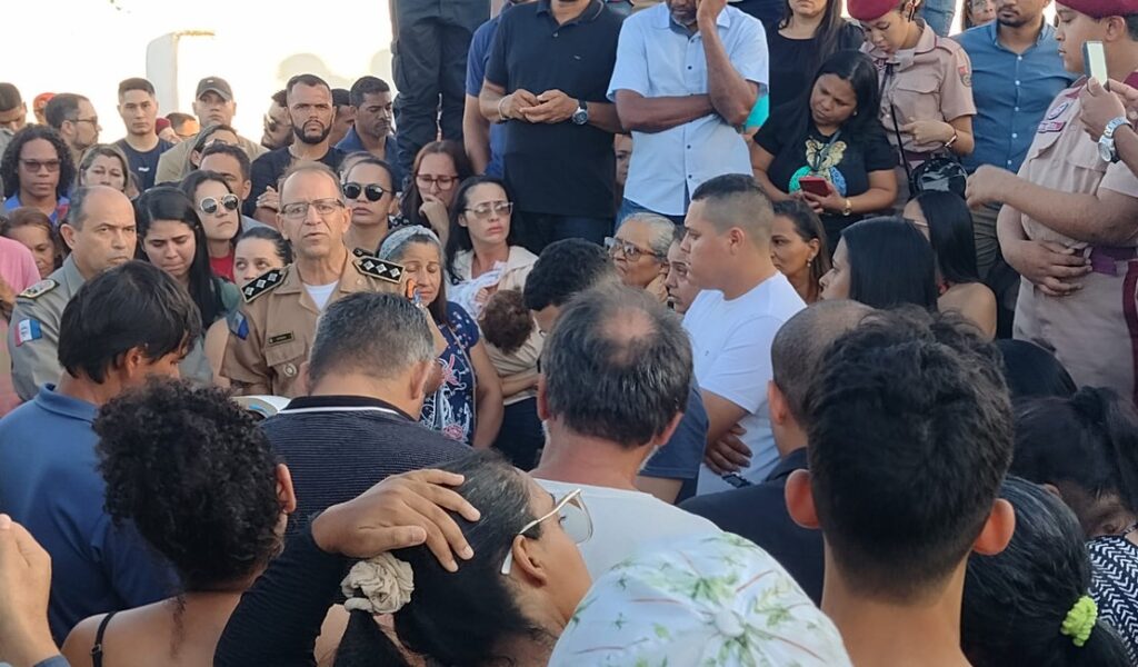 [Vídeo] Cibelly Barbosa: militar morta enquanto andava de bicicleta é sepultada em Arapiraca