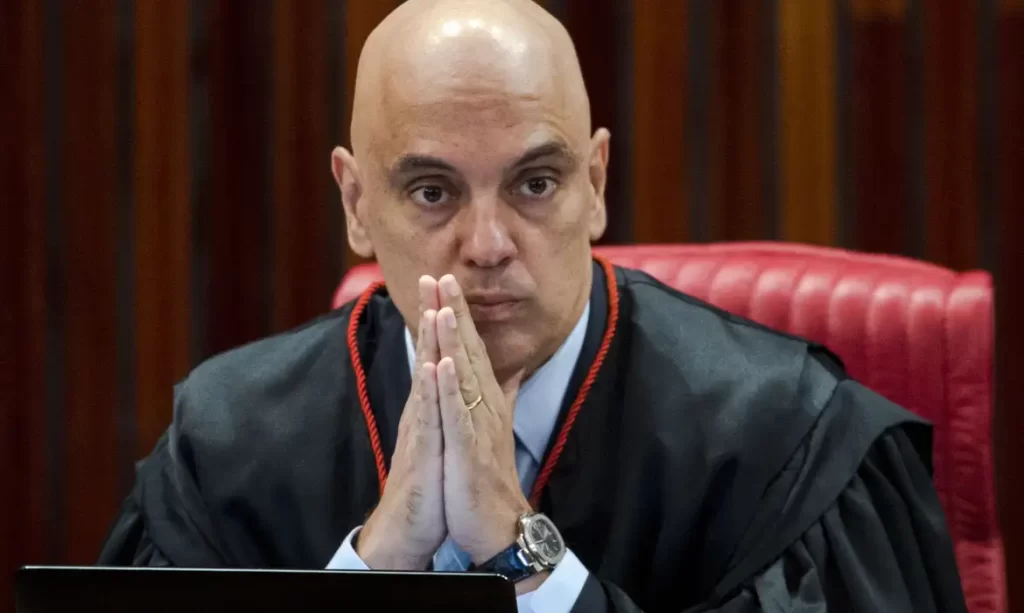 Moraes tem sessão de despedida no TSE após dois anos na presidência