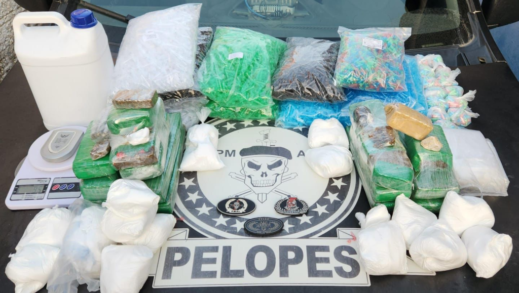 (Video) Em ações distintas, PM apreende armas, munições e drogas em Arapiraca