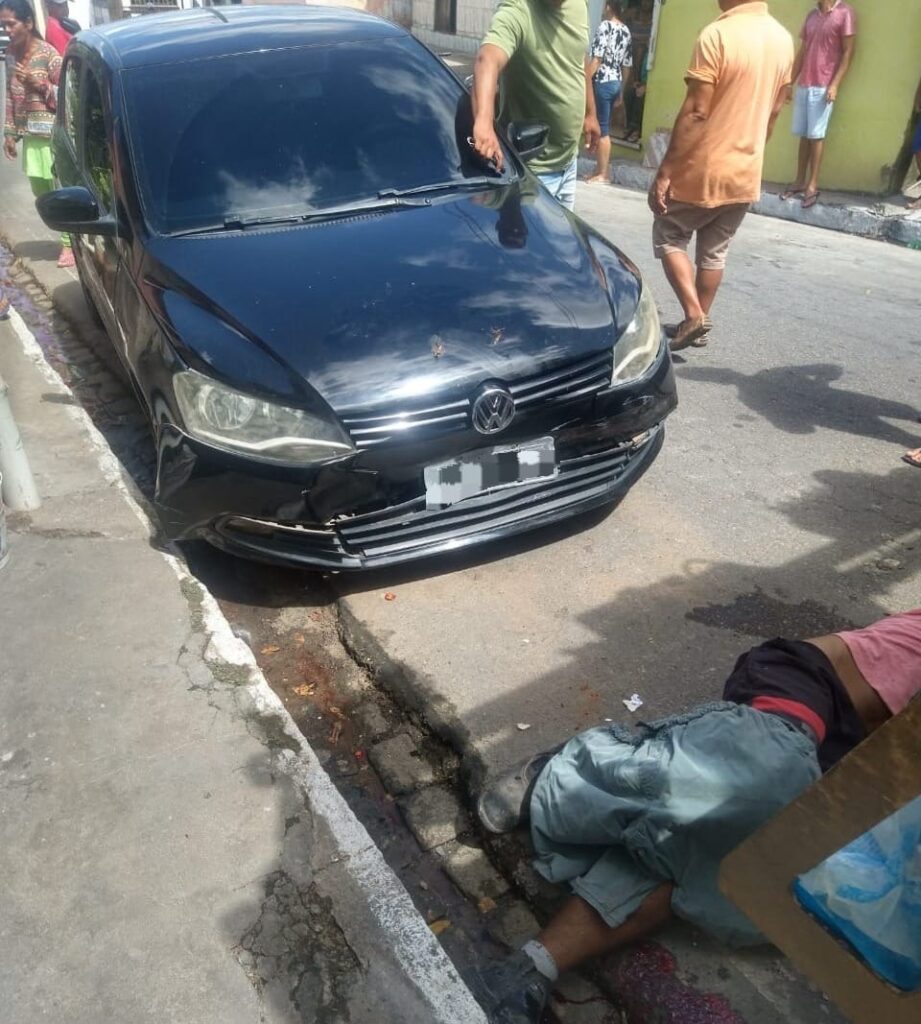 Homem passa mal enquanto dirige e atropela coletor de lixo, em Quebrangulo