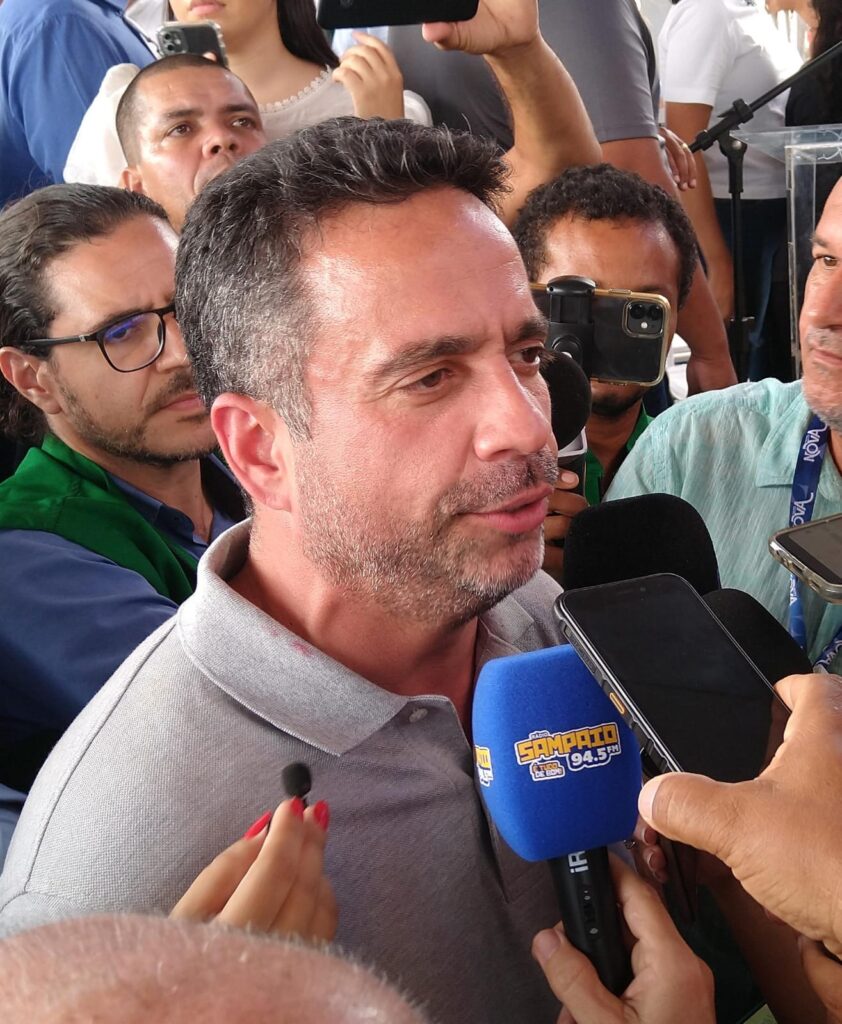 [Áudio e vídeo] Governador Paulo Dantas visita Palmeira dos Índios, fala sobre hospital e inaugura nova escola Marinete Neves