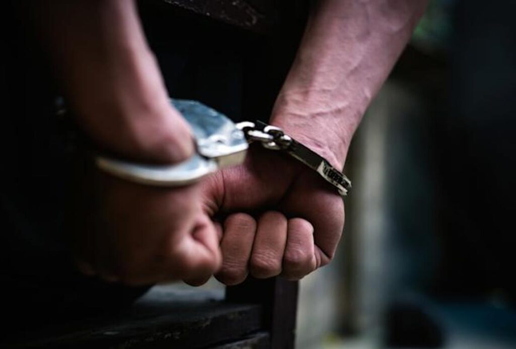 PRF prende suspeito de homicídio que conduzia moto embriagado, em Palmeira dos Índios