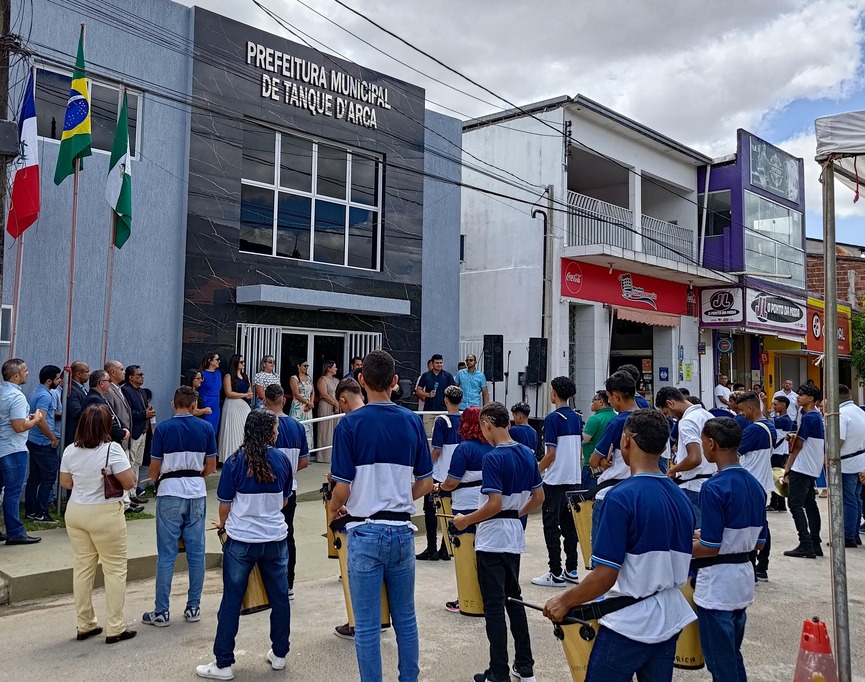 [Áudios e vídeos] Tanque D’Arca comemora 61 anos de emancipação política com entrega de obras, desfile e shows