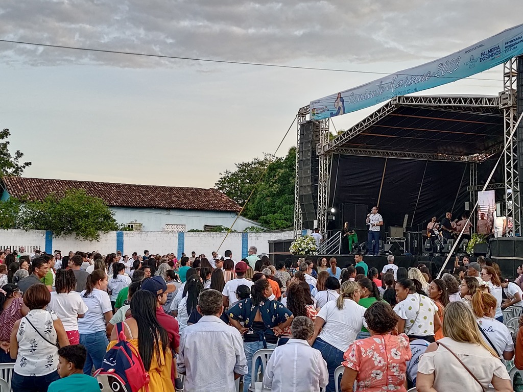 [Áudios e vídeos] Cenáculo Mariano homenageia Nossa Senhora e reúne multidão em Palmeira dos Índios