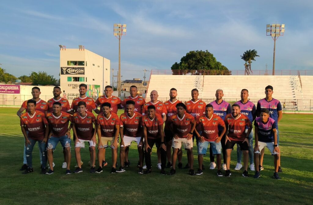 CSE apresenta comissão técnica e parte do elenco para temporada 2024