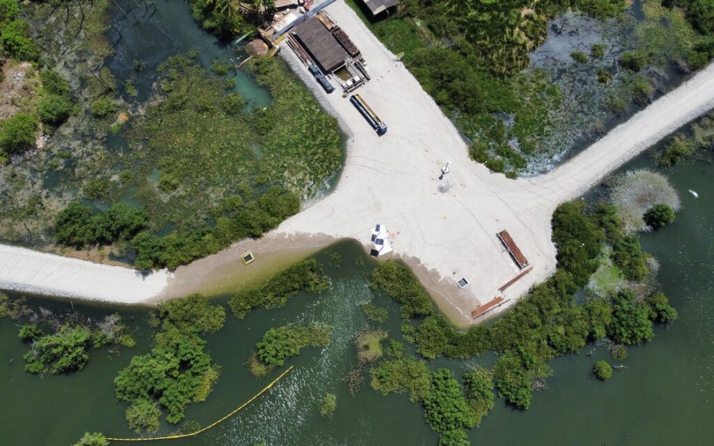 Caverna formada por duas minas de sal-gema avança em direção à superfície da Lagoa Mundaú