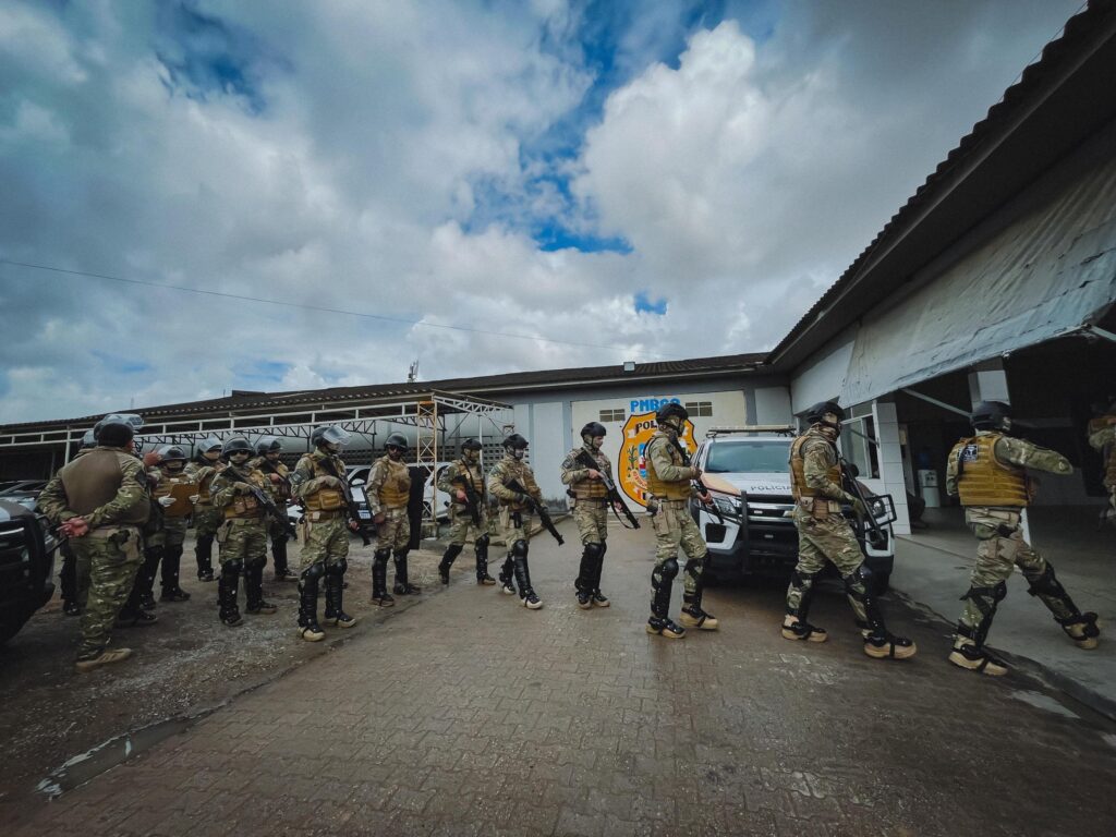 Operação encontra celulares e bilhetes nos presídios Baldomero Cavalcanti e do Agreste