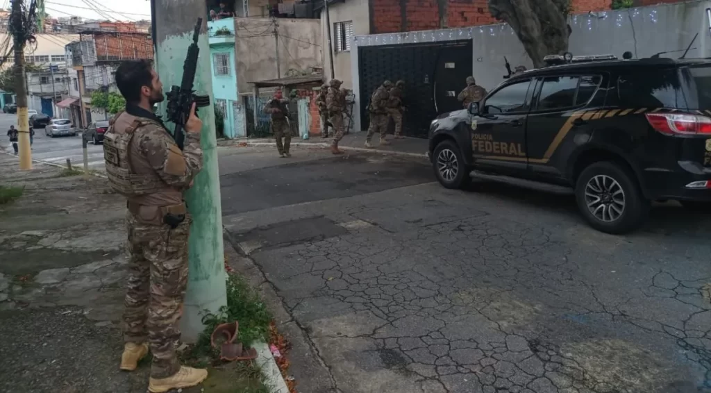 Polícia Federal inicia operação que cumpre mandados no Brasil e em outros dois países