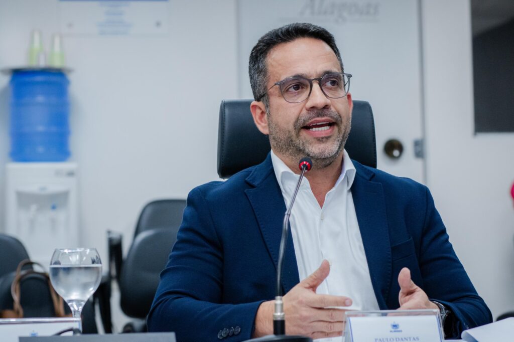 Governador Paulo Dantas sanciona bonificação para servidores da Educação