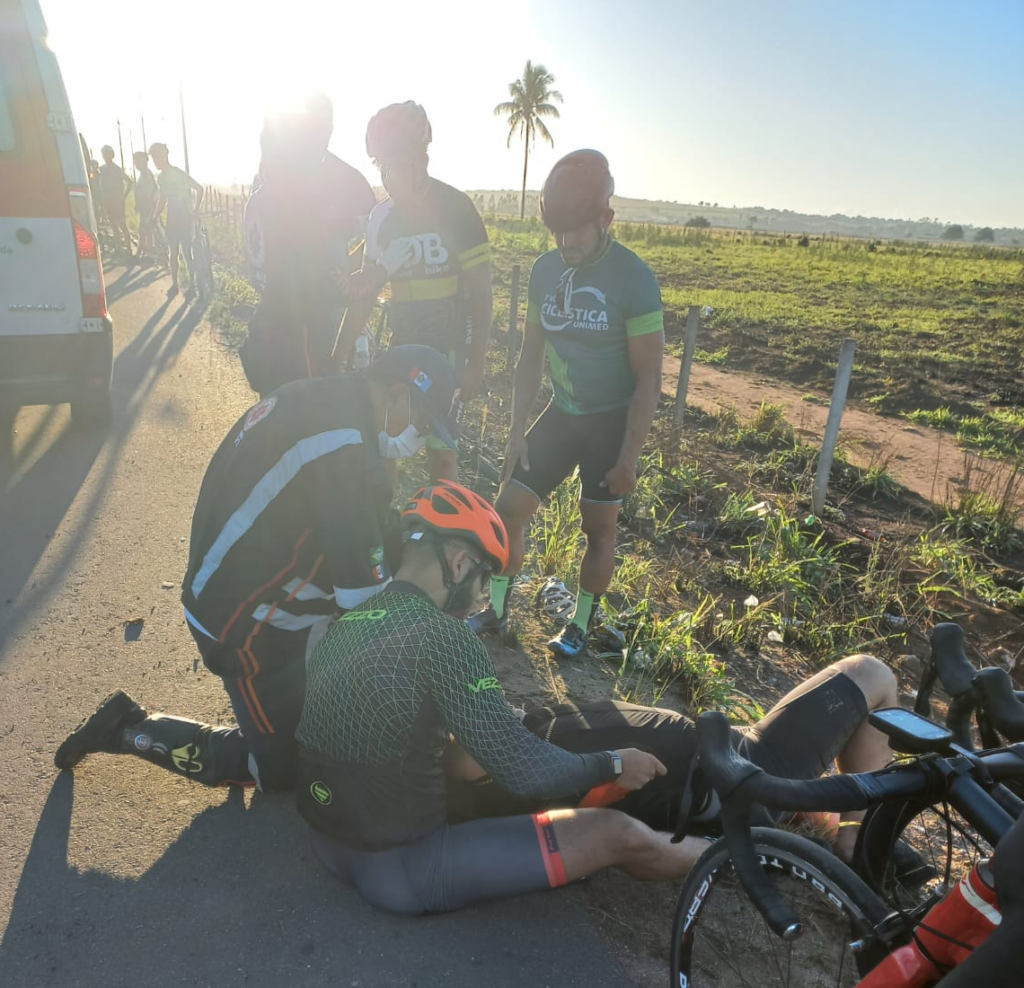 Dois ciclistas ficam feridos em atropelamento registrado na AL 220 em Arapiraca