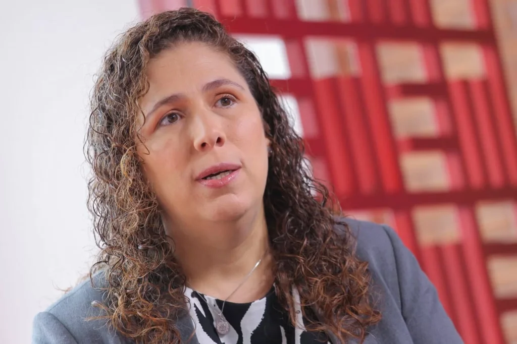 Reajuste para servidores em 2024 não está descartado, diz ministra