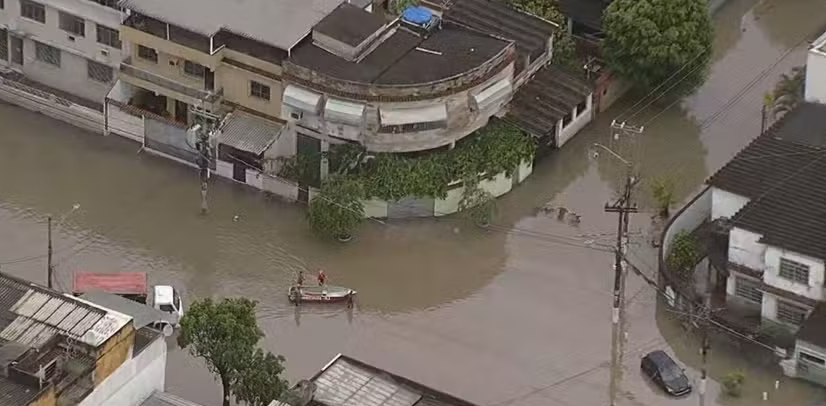 Nove pessoas morrem depois de forte temporal que alaga vias e afeta metrô e ônibus no Rio