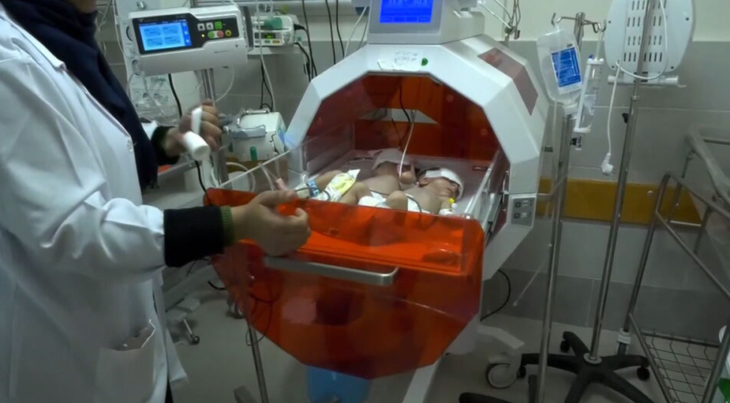 Hospital em Gaza abriga 50 mil pessoas e “quase não funciona”