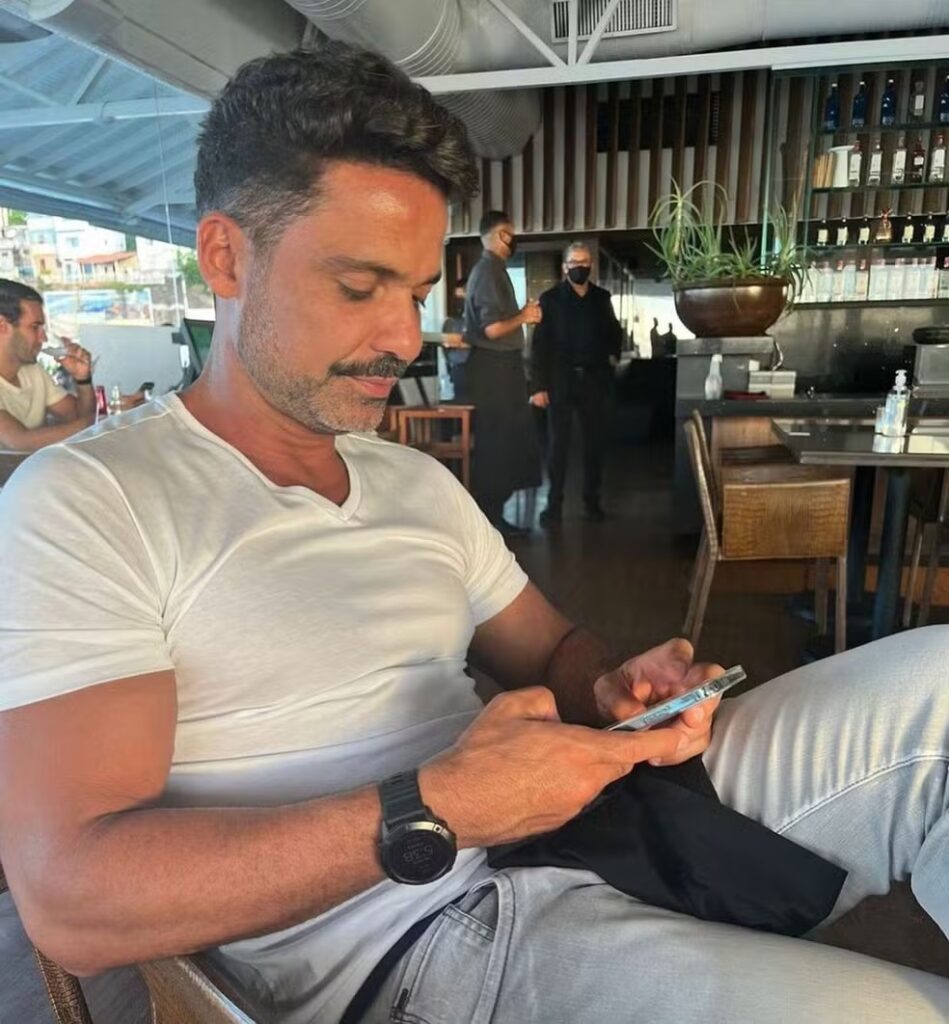 Dono de beach club é preso por maus tratos e ameaças contra os pais idosos