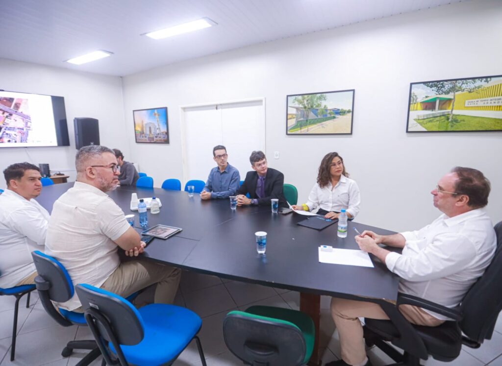Prefeito de Arapiraca oficializa doação de terreno para prédio da Polícia Federal