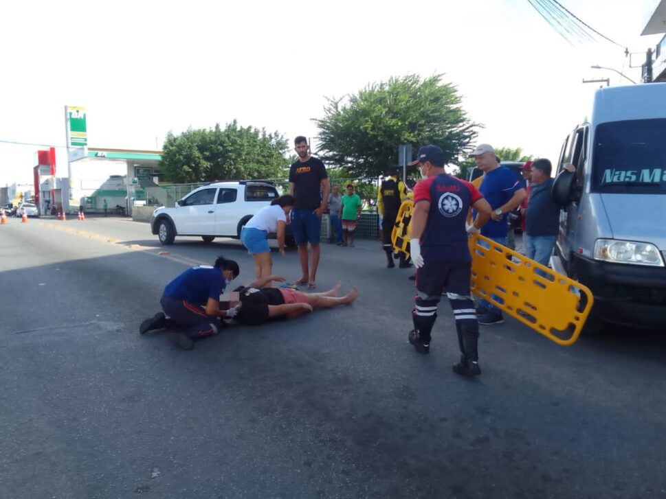 Acidente de trânsito é registrado na Av. Muniz Falcão, em Palmeira dos Índios