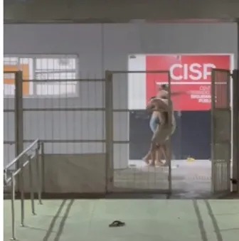 [Vídeo] Briga entre dois homens começa em posto e termina no Cisp, em Pão de Açúcar