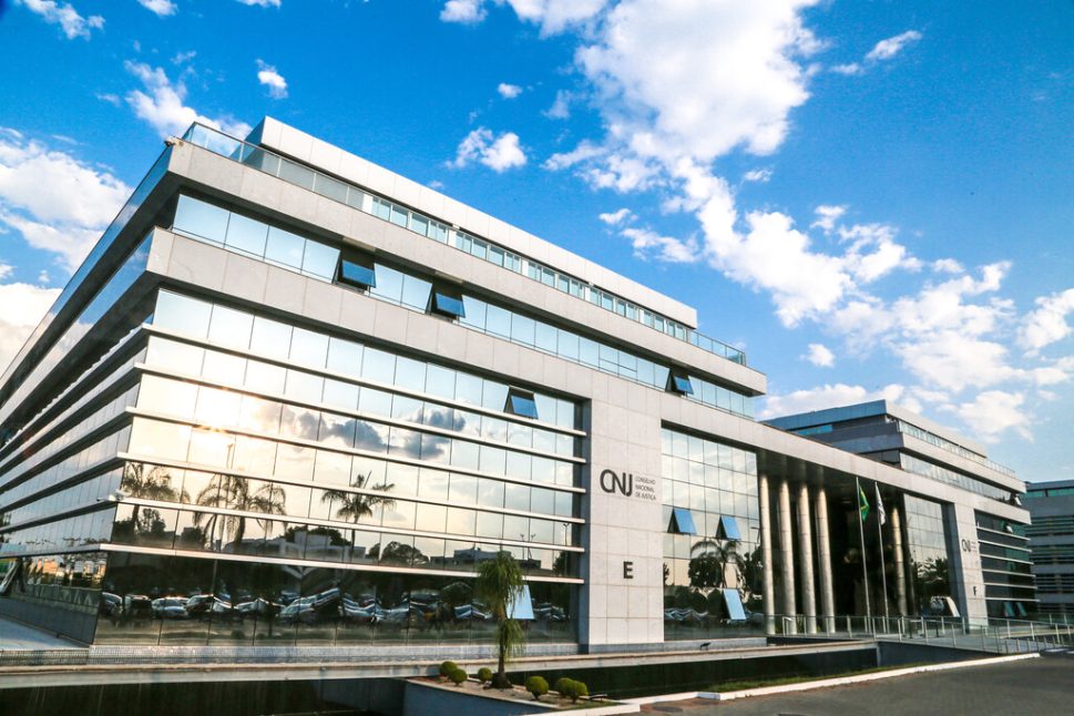 CNJ lança concurso com 60 vagas e salários de R$ 8.163 a R$ 13.994