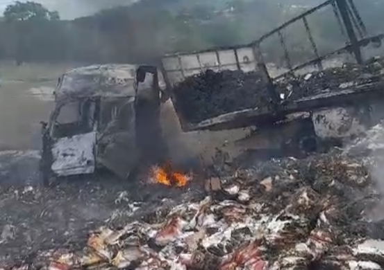 [Vídeos] Carreta tomba, vira foco de incêndio e fica completamente destruída, na AL-220
