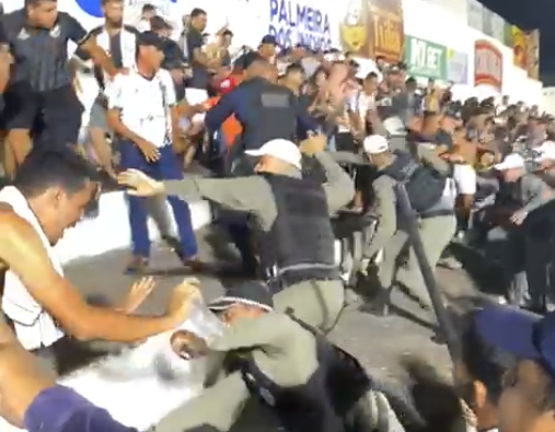 [Vídeo] Confusão na torcida alvinegra é registrada após disputa entre CSE e ASA