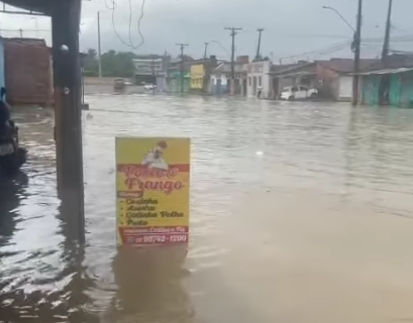 [Vídeos] Parte alta de Maceió sofre com alagamentos causados pelas chuvas