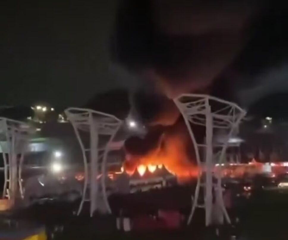 [Vídeo] Incêndio atinge tenda de apoio do festival Lollapalooza
