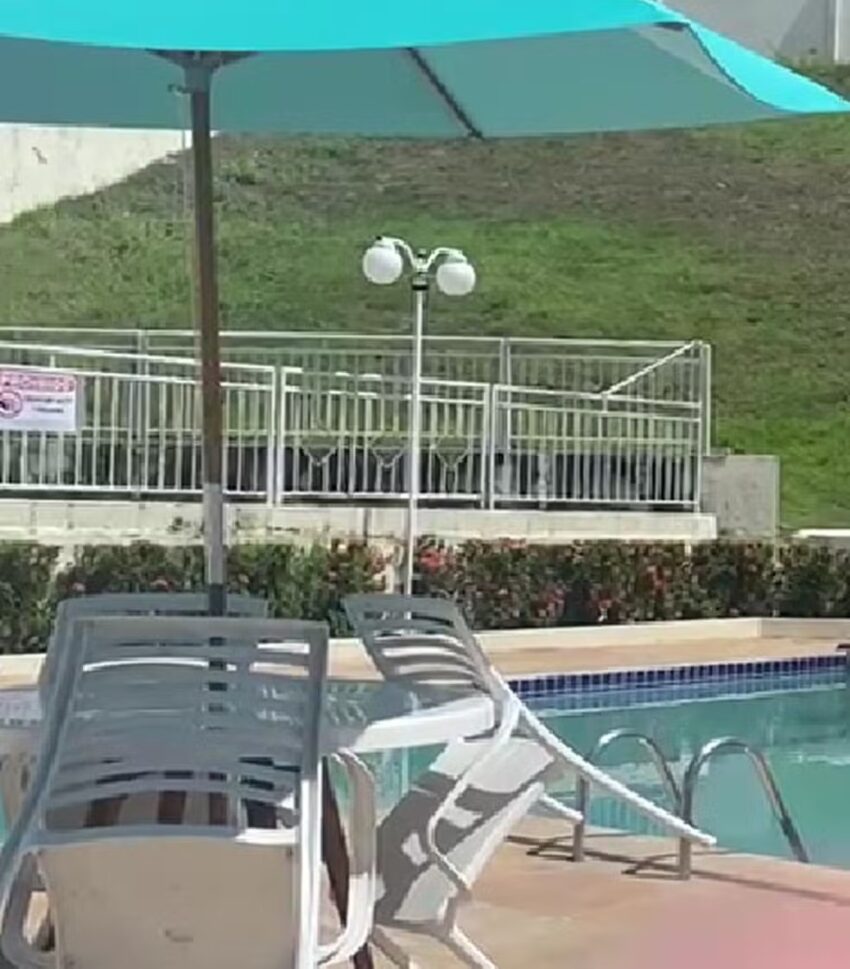 Idoso mata filha cadeirante ao jogá-la em piscina de condomínio, em Aracaju