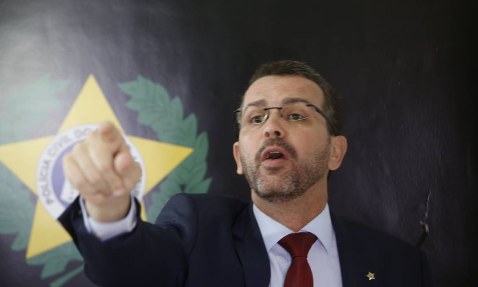 Ex-chefe da PC do Rio de Janeiro, Rivaldo Barbosa chegou a receber R$ 300 mil para encobrir crimes