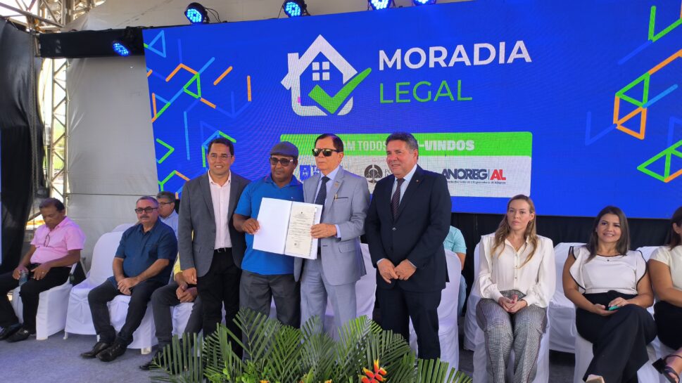 [Vídeos] Cidadãos de Tanque D’Arca recebem títulos de propriedade durante evento do Moradia Legal; veja as entrevistas concedidas à Rádio Sampaio